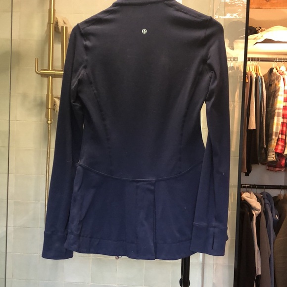 Lululemon womens long zip up in blue. Size 4 - Picture 2 of 2